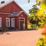 Kasarmihotelli * Oeroe