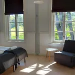Kasarmihotelli Hotel *