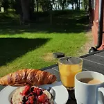 Kasarmihotelli Hotel Oeroe